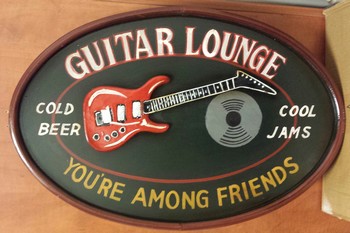 Guitar lounge among friends pubbord